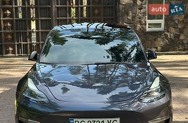 Седан Tesla Model 3 2021 в Львові