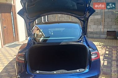 Седан Tesla Model 3 2020 в Киеве