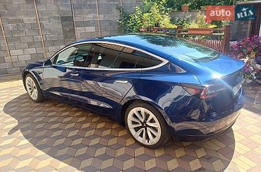 Седан Tesla Model 3 2020 в Киеве