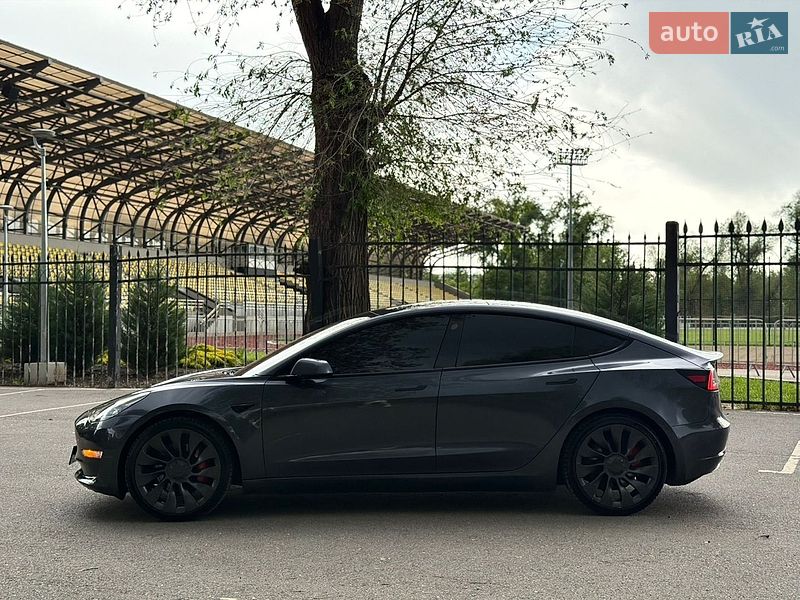Седан Tesla Model 3 2022 в Кривому Розі