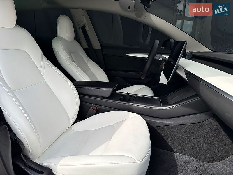 Седан Tesla Model 3 2022 в Кривому Розі