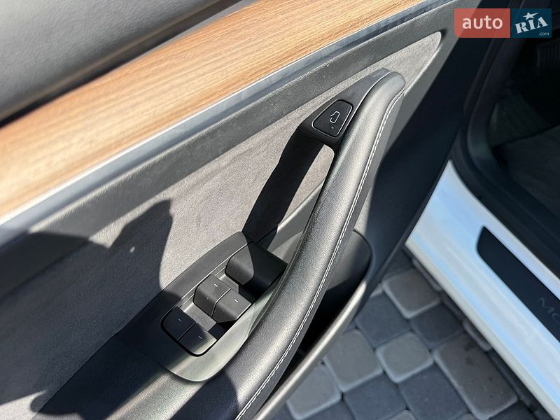Седан Tesla Model 3 2023 в Львові фото 46 Седан Tesla Model 3 2023 в Львові