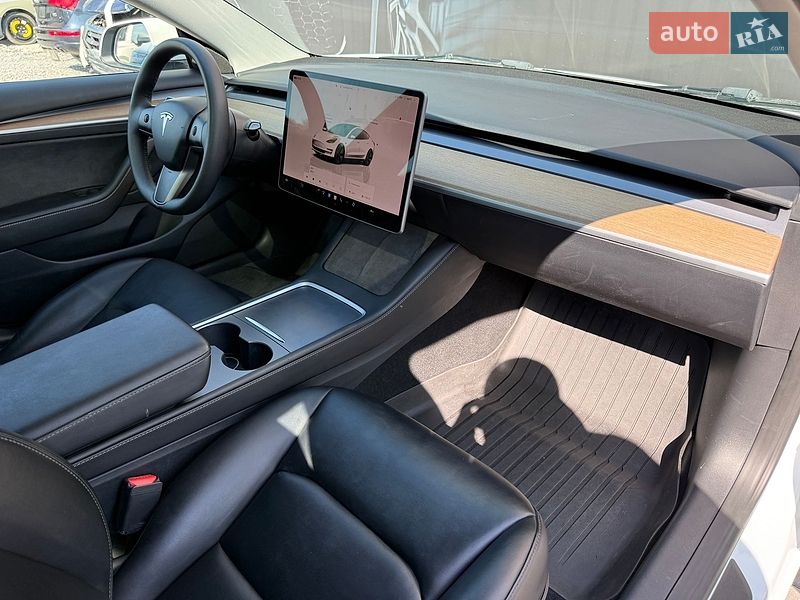 Седан Tesla Model 3 2023 в Львові фото 57 Седан Tesla Model 3 2023 в Львові