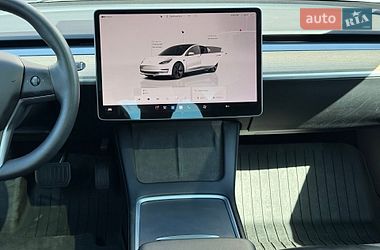Седан Tesla Model 3 2023 в Львові фото 87 Седан Tesla Model 3 2023 в Львові