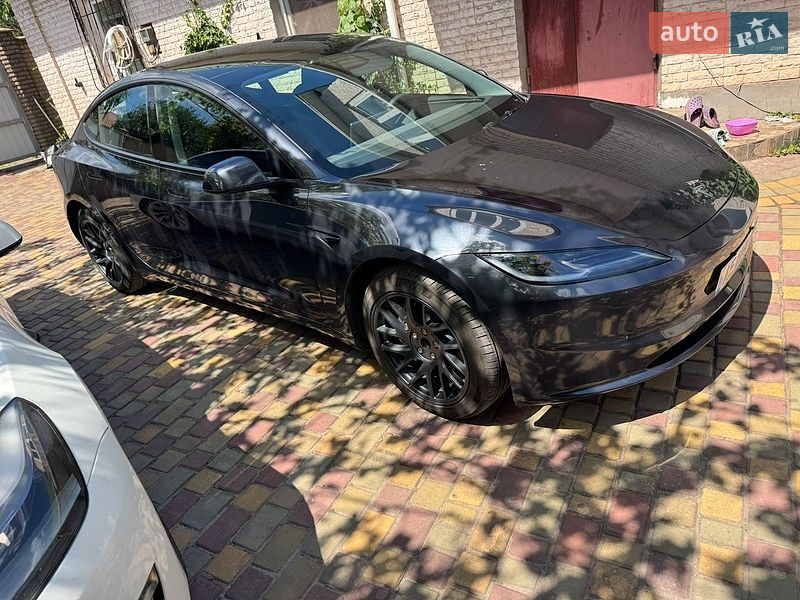 Седан Tesla Model 3 2025 в Кривом Роге
