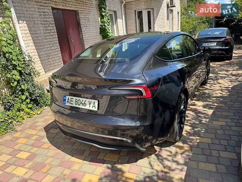 Седан Tesla Model 3 2025 в Кривом Роге