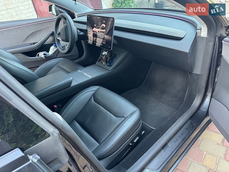 Седан Tesla Model 3 2025 в Кривом Роге