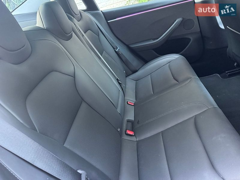 Седан Tesla Model 3 2025 в Кривом Роге