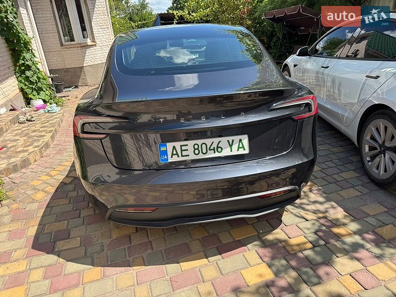 Седан Tesla Model 3 2025 в Кривом Роге