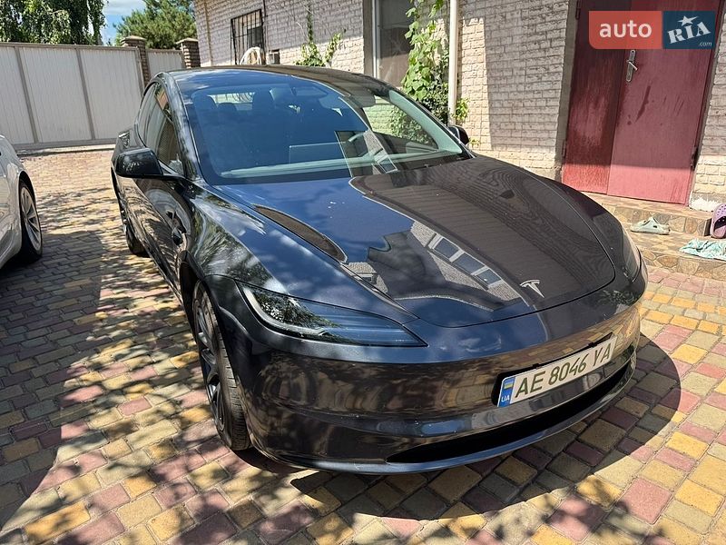 Седан Tesla Model 3 2025 в Кривом Роге
