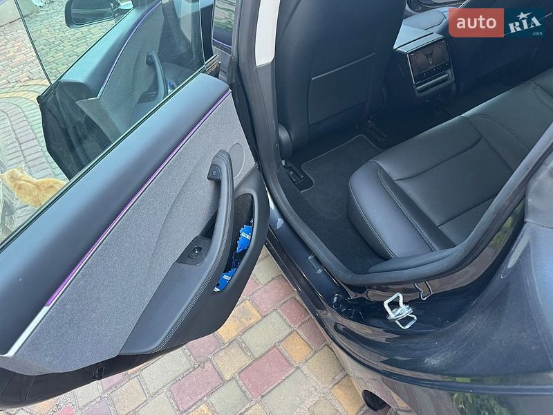 Седан Tesla Model 3 2025 в Кривом Роге