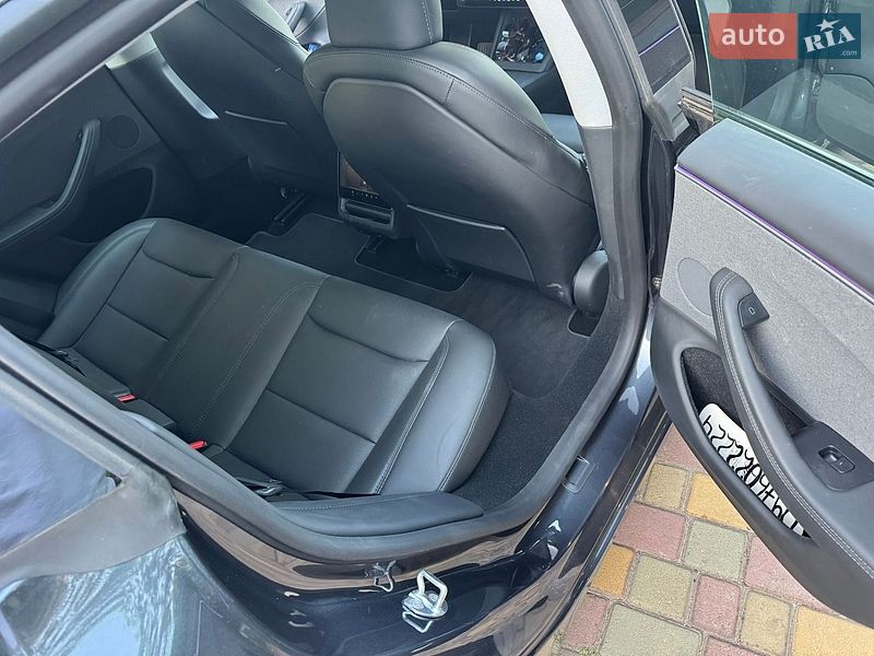 Седан Tesla Model 3 2025 в Кривом Роге