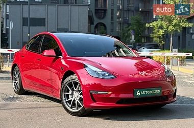 Седан Tesla Model 3 2022 в Киеве