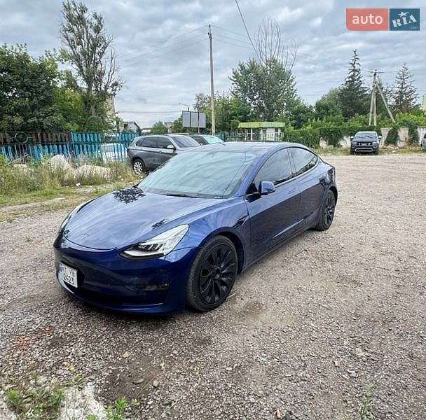 Tesla Model 3 2022