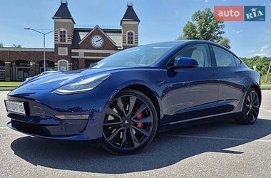 Седан Tesla Model 3 2020 в Киеве