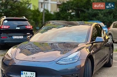 Седан Tesla Model 3 2023 в Киеве