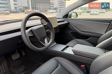 Седан Tesla Model 3 2025 в Киеве