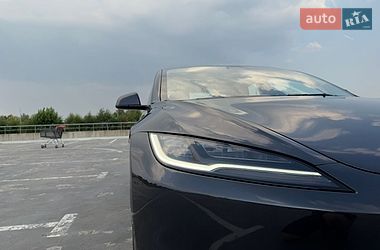 Седан Tesla Model 3 2025 в Киеве