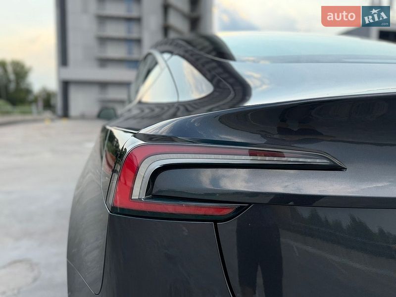Седан Tesla Model 3 2025 в Киеве