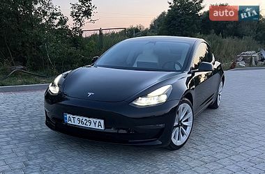 Седан Tesla Model 3 2023 в Івано-Франківську