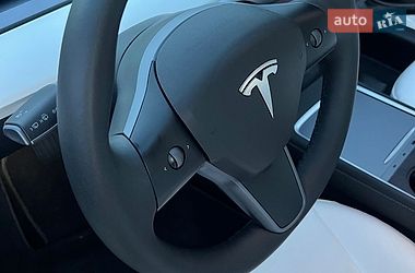 Седан Tesla Model 3 2023 в Івано-Франківську