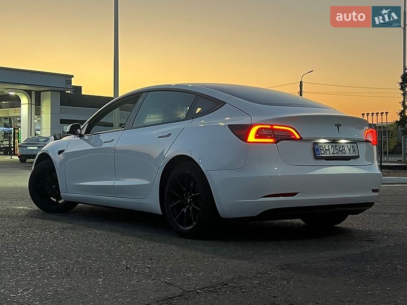 Tesla Model 3 2021