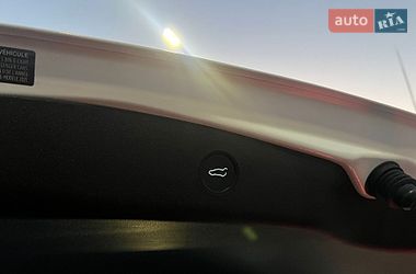 Седан Tesla Model 3 2021 в Черноморске