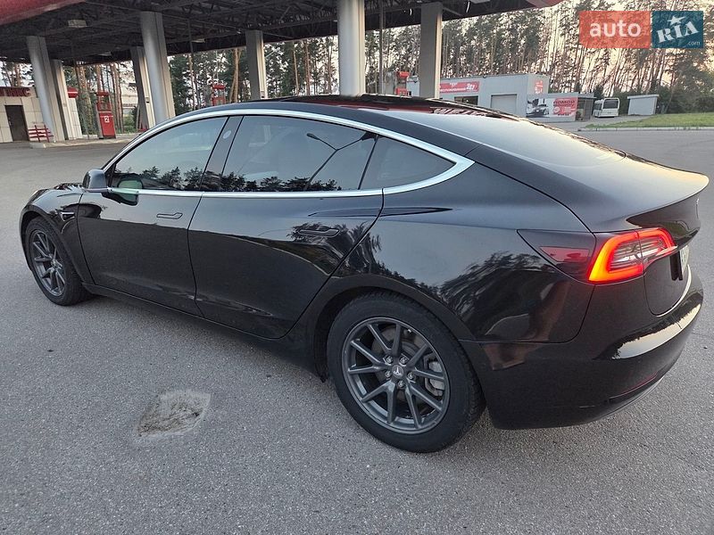 Седан Tesla Model 3 2018 в Харькове