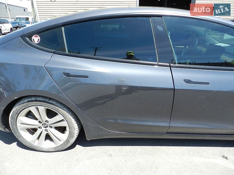 Седан Tesla Model 3 2021 в Івано-Франківську