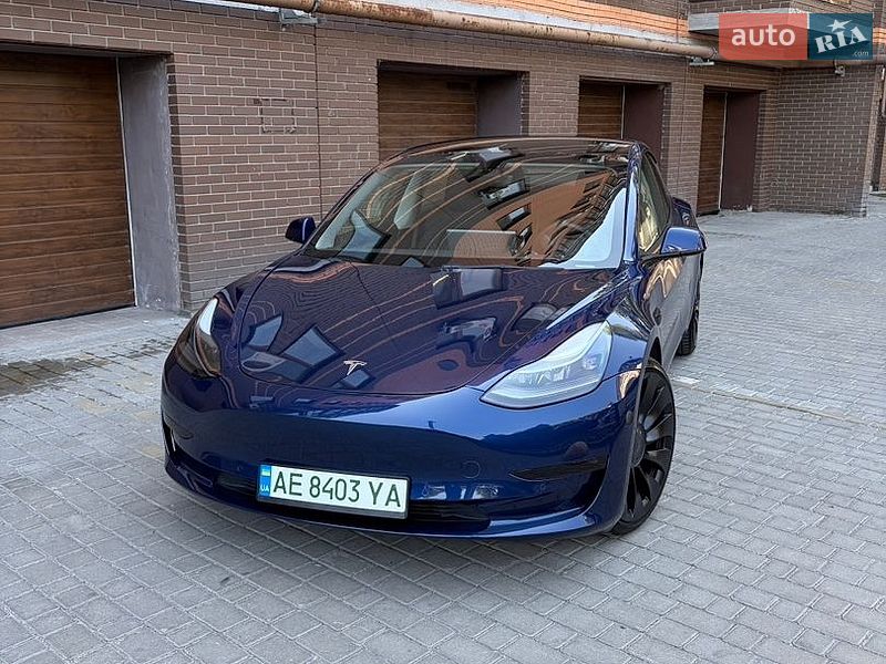 Седан Tesla Model 3 2022 в Дніпрі