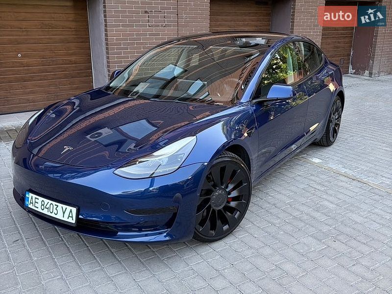 Седан Tesla Model 3 2022 в Дніпрі