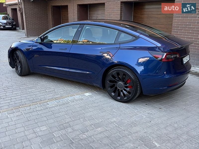 Седан Tesla Model 3 2022 в Дніпрі