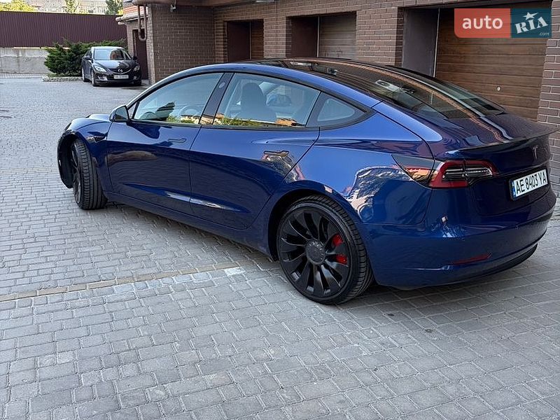 Седан Tesla Model 3 2022 в Дніпрі