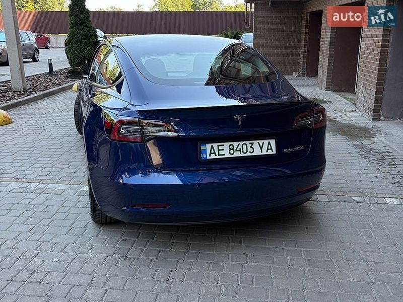 Седан Tesla Model 3 2022 в Дніпрі
