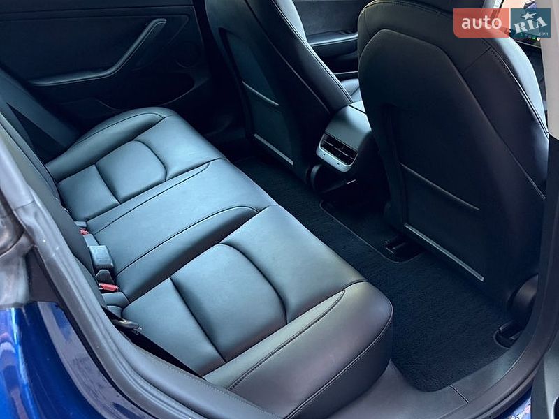 Седан Tesla Model 3 2022 в Дніпрі