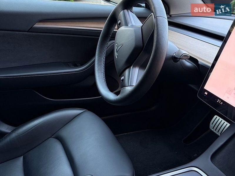 Седан Tesla Model 3 2022 в Дніпрі