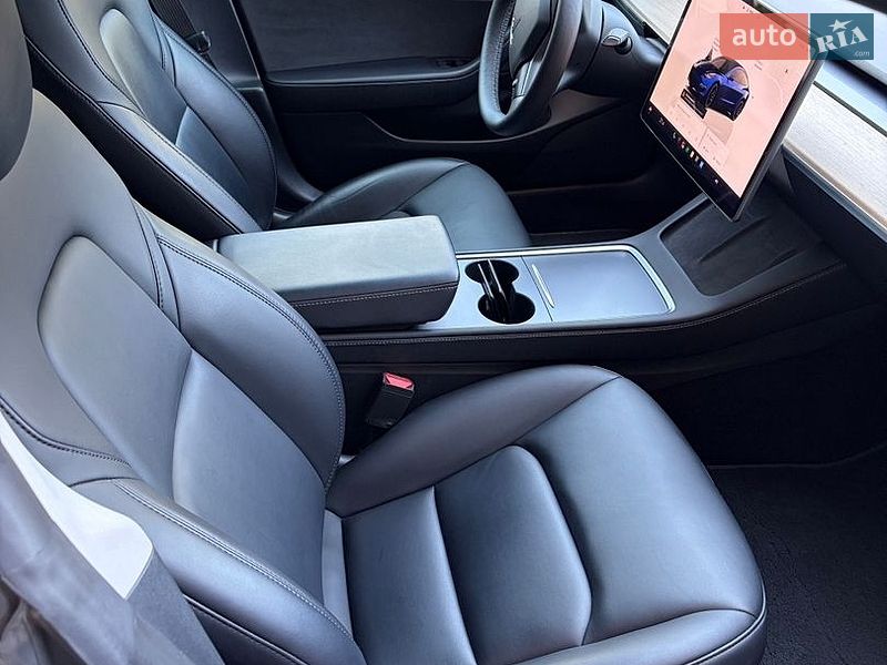 Седан Tesla Model 3 2022 в Дніпрі