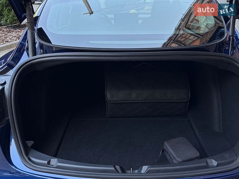 Седан Tesla Model 3 2022 в Дніпрі