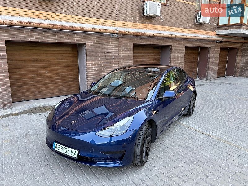 Седан Tesla Model 3 2022 в Дніпрі