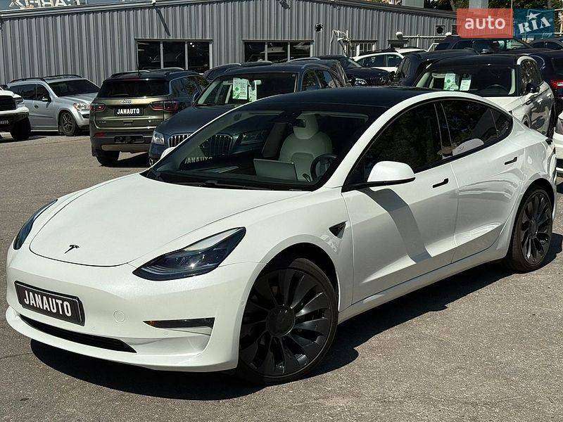 Седан Tesla Model 3 2021 в Харкові