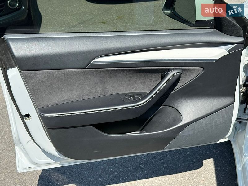 Седан Tesla Model 3 2021 в Харкові