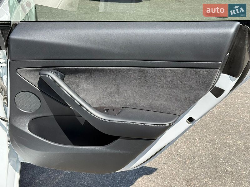 Седан Tesla Model 3 2021 в Харкові