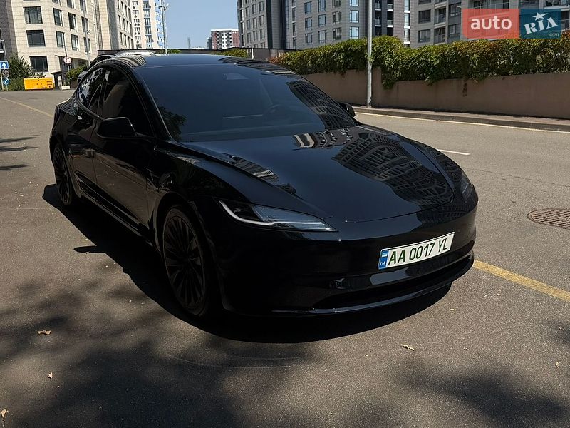 Седан Tesla Model 3 2025 в Києві