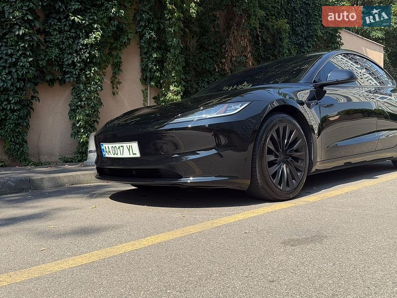 Седан Tesla Model 3 2025 в Києві