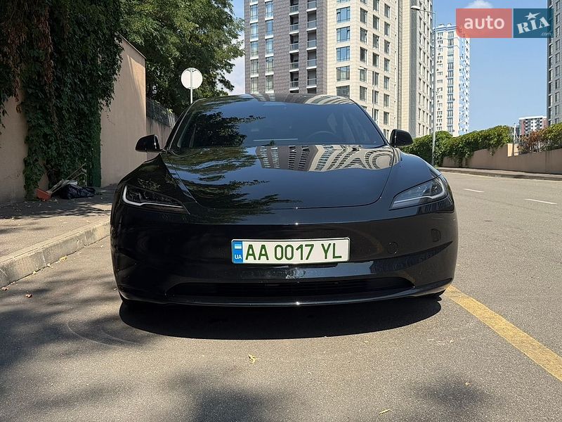 Седан Tesla Model 3 2025 в Києві