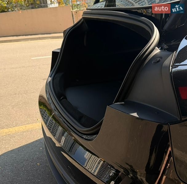 Седан Tesla Model 3 2025 в Києві