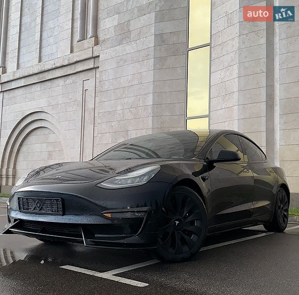 Седан Tesla Model 3 2019 в Києві
