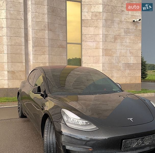 Седан Tesla Model 3 2019 в Києві