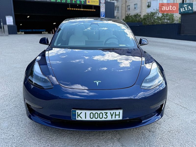 Седан Tesla Model 3 2023 в Киеве