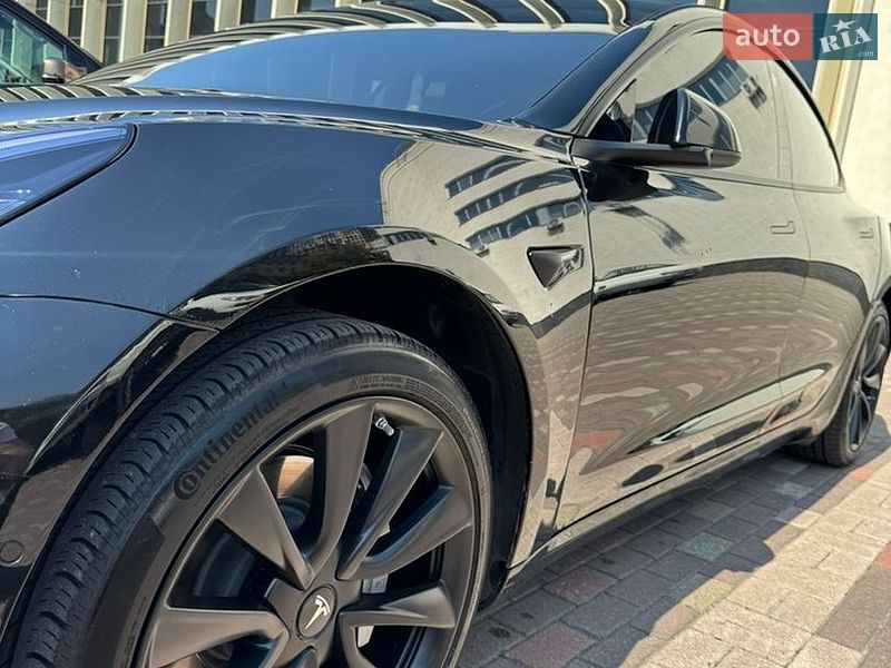 Седан Tesla Model 3 2019 в Киеве
